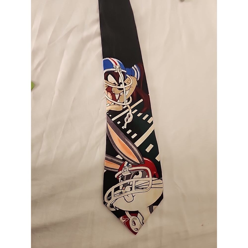 Vtg. Looney Tunes Mens Tie Mania Football Theme Bugs Bunny Taz Black Background